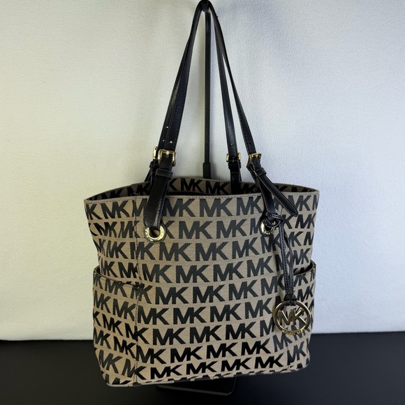Michael Kors Gray and Black Signature Monogram Jet Set Tote with Logo Charm - Picture 1 of 11